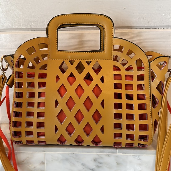 Street Level Faux Leather Cut Out Gold & Orange Small Tote or Crossbody Bag - Picture 2 of 11
